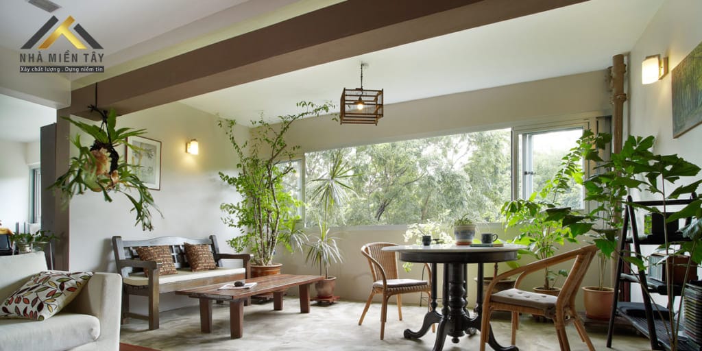 phong cách Eco là sử dụng vật liệu có nguồn gốc thiên nhiên hay những loại vật liệu có thể tái chế, tái sử dụng; quá trình sản xuất sử dụng nguồn năng lượng hiệu quả và hạn chế gây tác động xấu đến môi trường