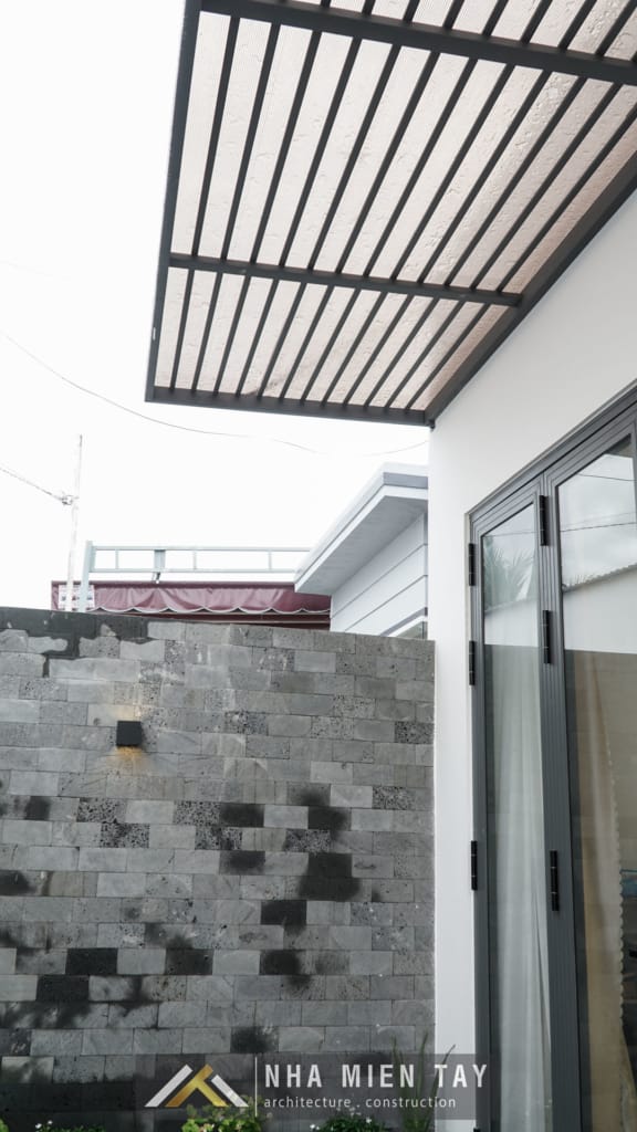Máy che nhà cấp 4 hiện đại