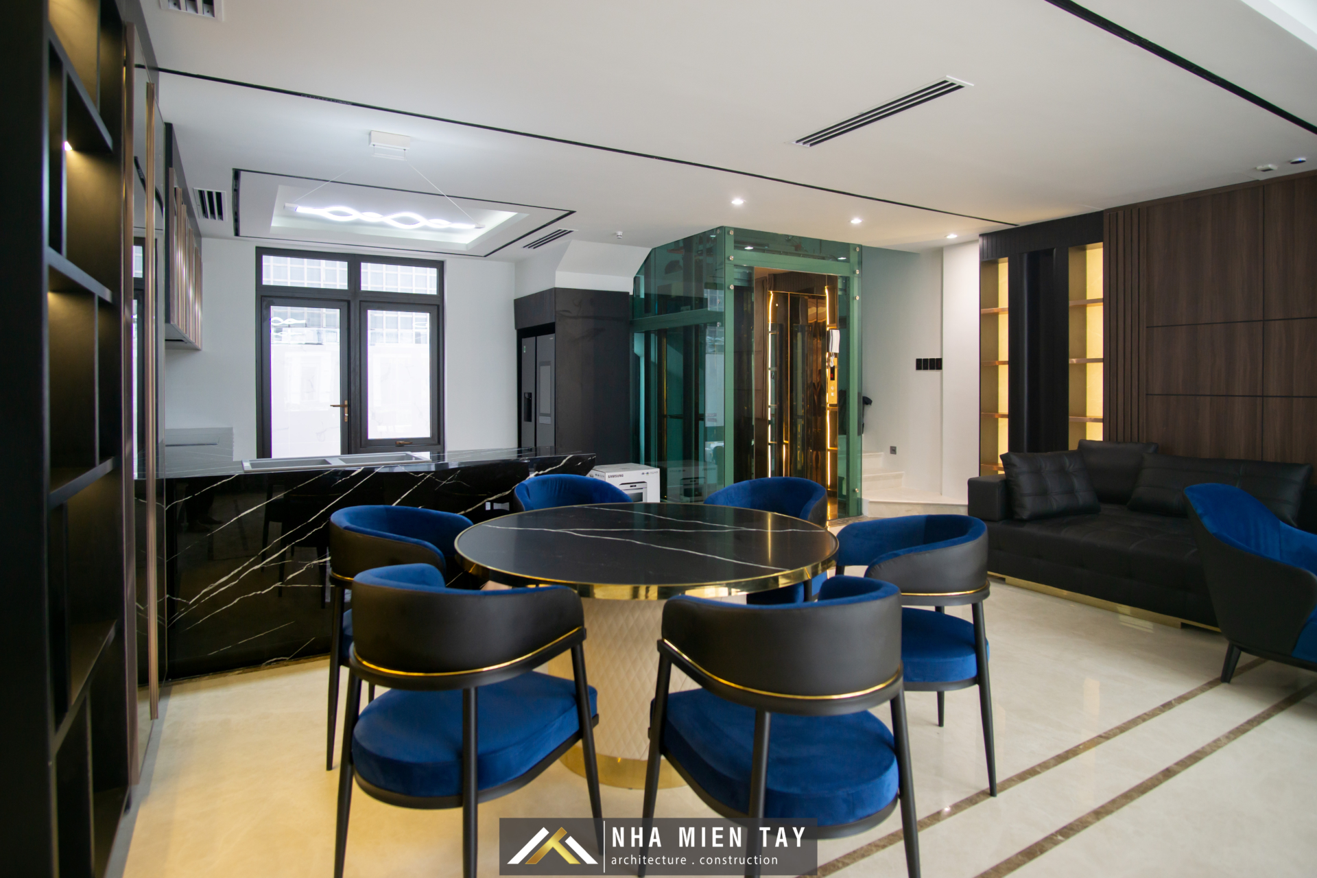 Nhà Miền Tây - Phòng khách Shophouse Vincom Xuân Khánh 9
