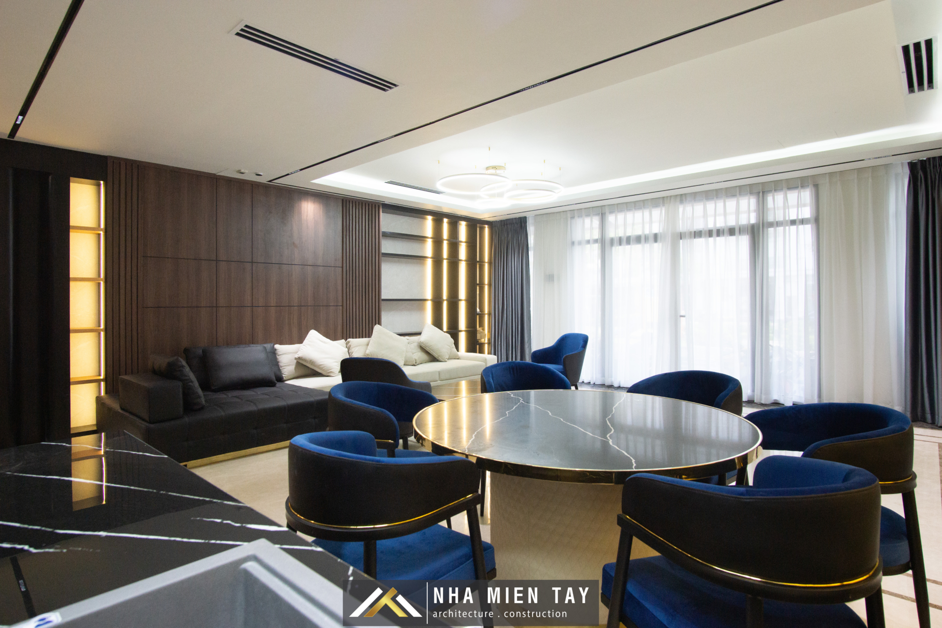Nhà Miền Tây - Phòng khách Shophouse Vincom Xuân Khánh 13
